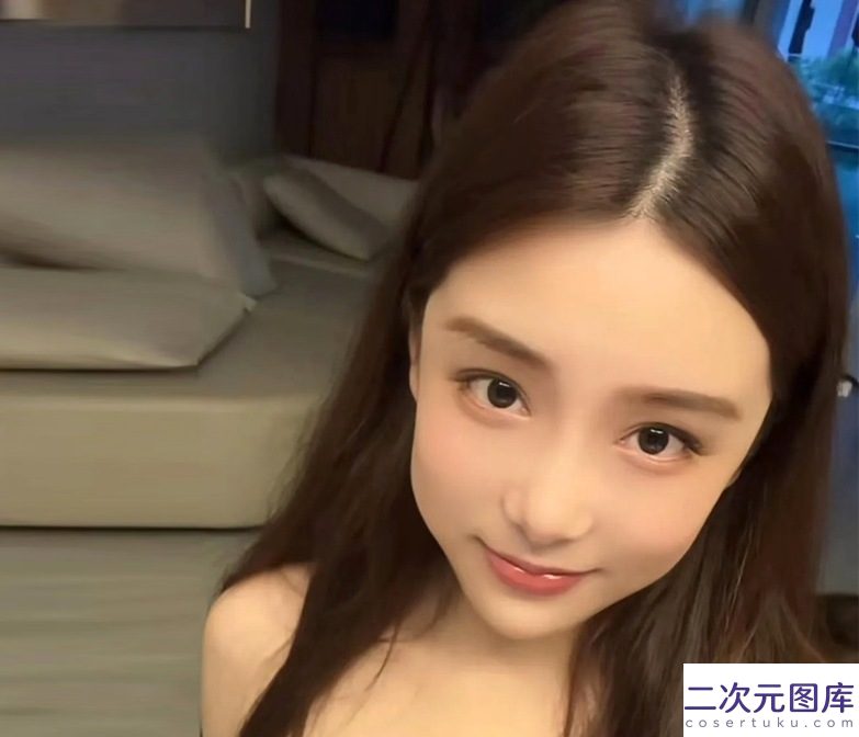 奶雯密圈COS图集作品预览：角色造型与拍摄风格解析